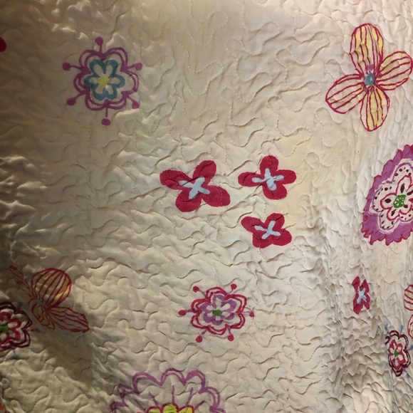 Twin Owl Floral Themed Quilt 1 Pillow sham & 2 blackout Curtains 60” long x 48” - Picture 6 of 12